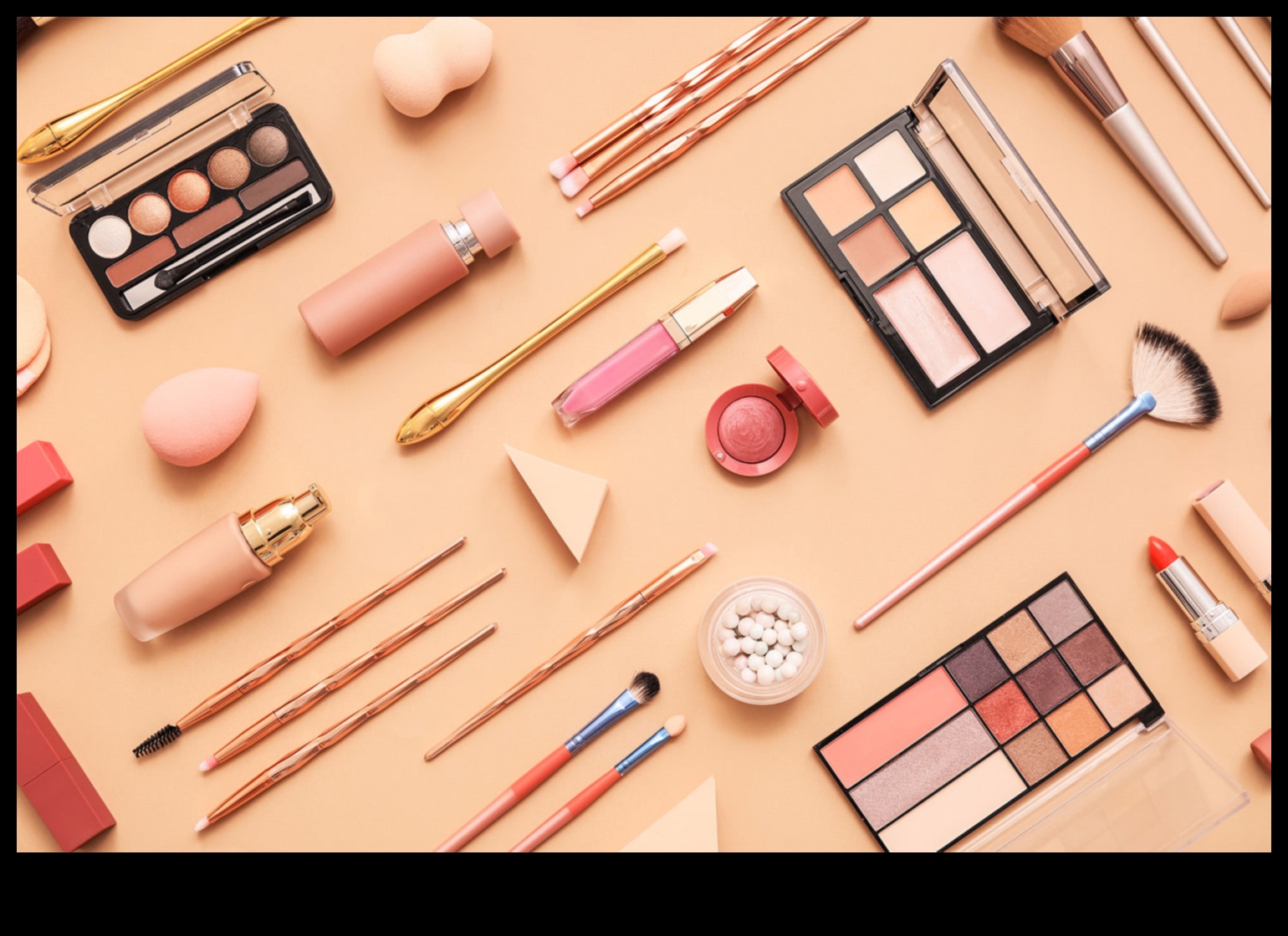 تطور أدوات المكياج: من التقاليد القديمة إلى الابتكارات الحديثة