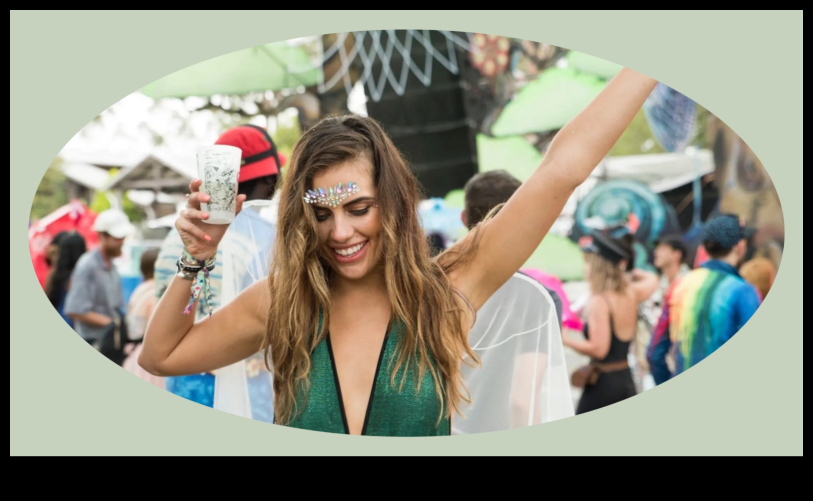 قم بتوجيه إلهة البوهو الداخلية الخاصة بك مع أزياء المهرجانات المثالية طوال العام. 3 أزياء المهرجان: توجيه المشاعر البوهيمية طوال العام