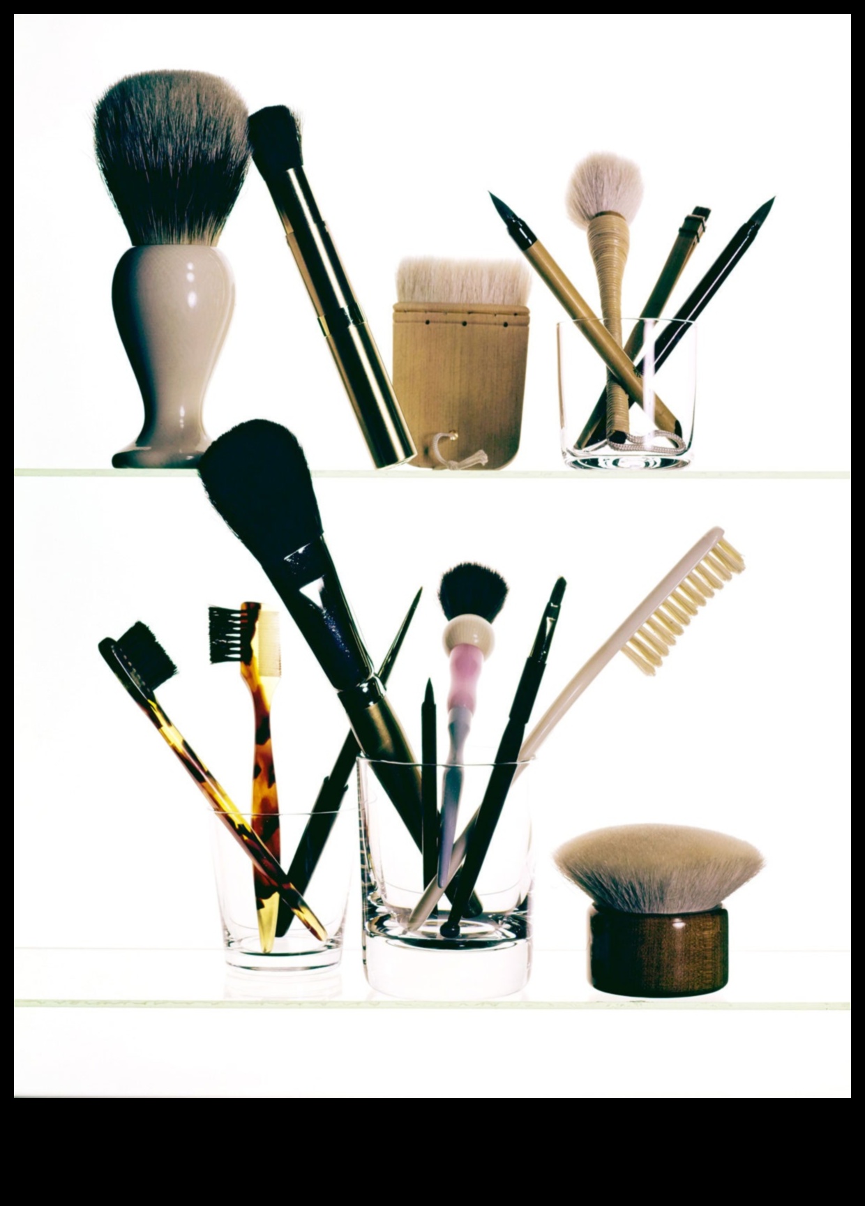 تنظيف أدوات المكياج 101: الحفاظ على النظافة من أجل بشرة صحية