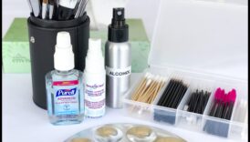 تنظيف أدوات المكياج 101: الحفاظ على النظافة من أجل بشرة صحية