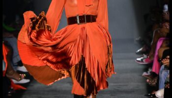 الأناقة الحضرية: الملابس الحديثة تعيد تعريف نمط المدينة