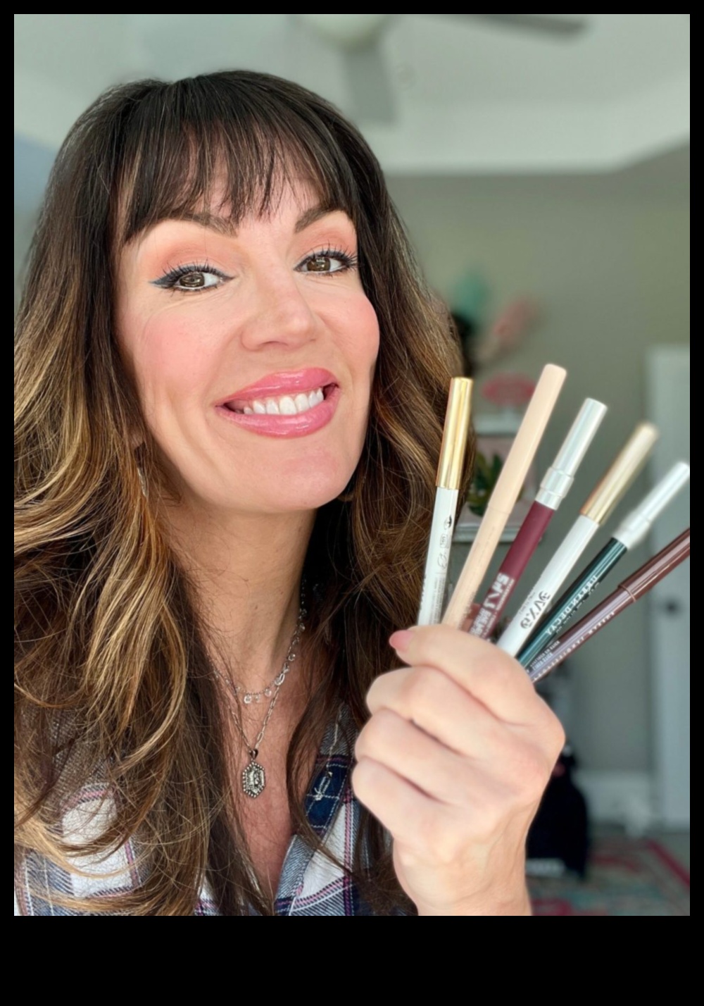 تحديد العيون والشيخوخة: كيفية تعزيز العيون الناضجة باستخدام التقنيات الصحيحة