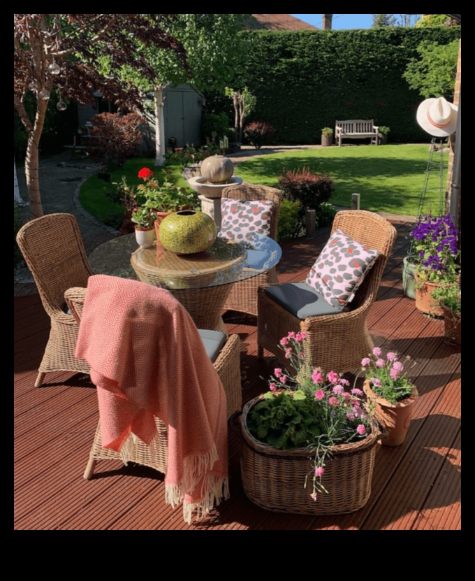 سحر غريب الأطوار: لهجات أنيقة لملاذ حديقتك